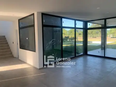 Casa en Venta en Haras Santa María, USD 300.000