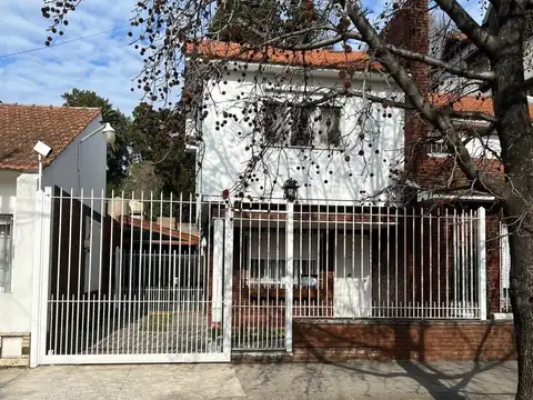 Casa Chalet  en Venta en Temperley, Lomas de Zamora, G.B.A. Zona Sur
