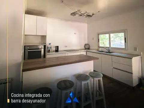 Casa 5 ambientes con 4 baños