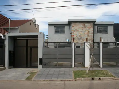 TRIPLEX A ESTRENAR (contrafrente) - HURLINGHAM