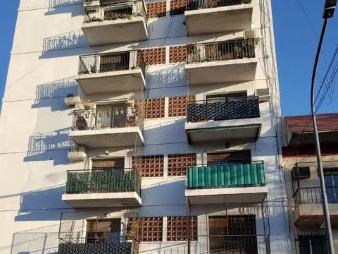 DEPARTAMENTO DE 2 AMB AL FRENTE EN VILLA ORTÚZAR