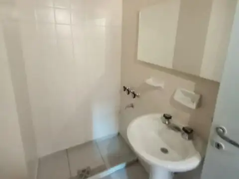 Departamento en Alquiler en Abasto, $ 300.000