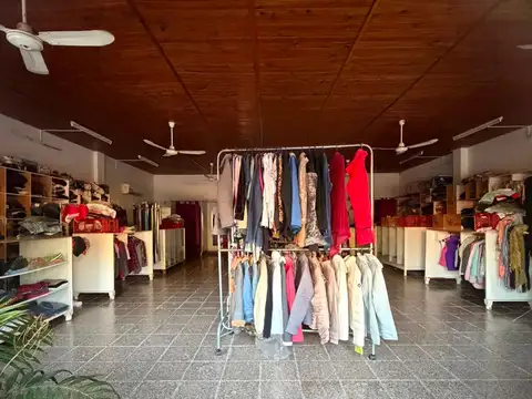 SE VENDE LOCAL COMERCIAL EXCELENTE UBICACION