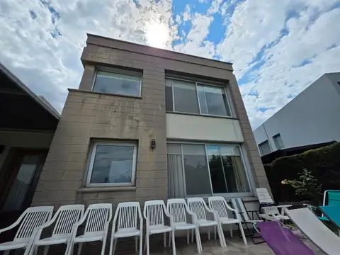 CASA VENTA 5 AMBIENTES VENADO 1 FRENTE AL GOLF