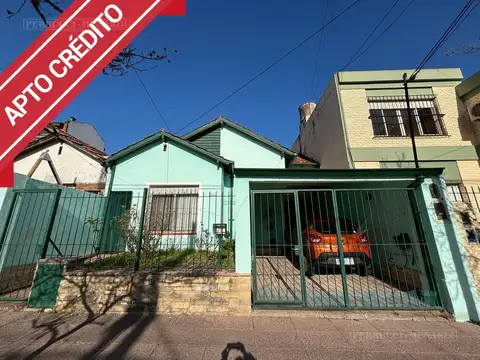 CASA CON AMPLIO LOTE