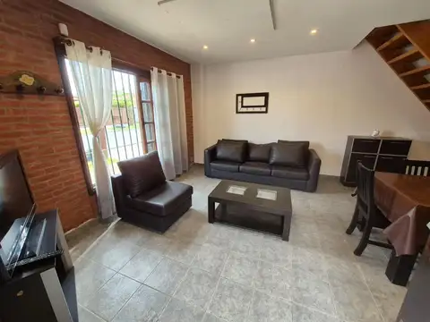 Depto Tipo Casa 3 ambientes con 2 baños