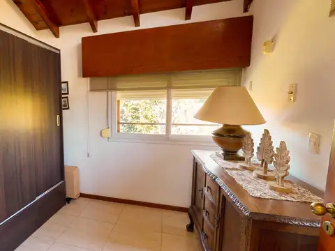 Se vende quinta c/imponente jardin en B° Los Pinos