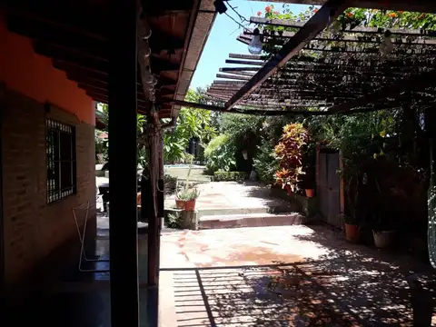 HERMOSA CASA CON AMPLIO PATIO Y DEPTO INDEPENDIENTE