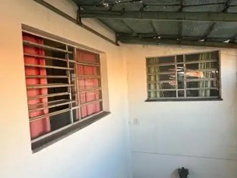 Casa 10 ambientes con 3 baños