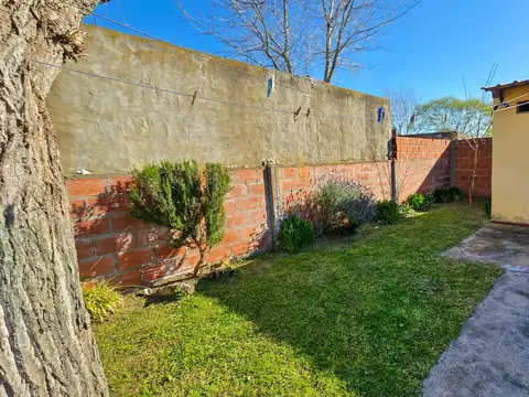 Depto Tipo Casa en Venta con 1 cocheras