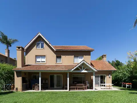 Casa en Venta al Este