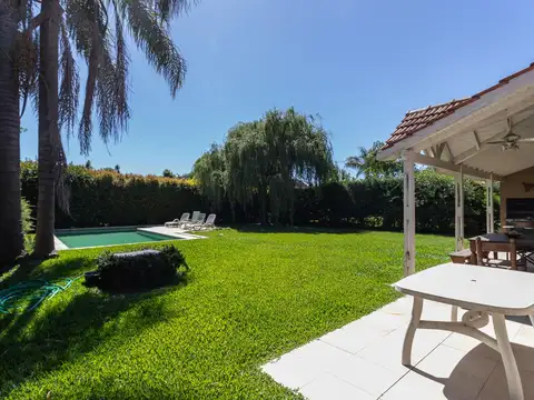 Casa 4 ambientes con 3 baños