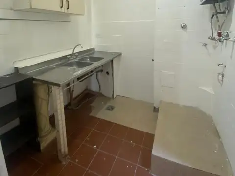 Neuquen 1000, Piso PB