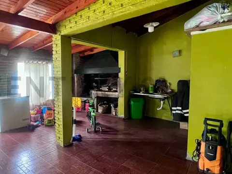 CASA EN VENTA EN VILLA ELISA GRAN LOTE CON PILETA -