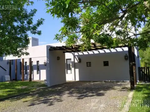 Casa a laguna en venta en Santa Catalina. Orientación Norte. 2 dormitorios preparada para ampliar.