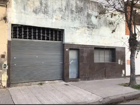 Venta  en Boedo. Galpón Lote Propio