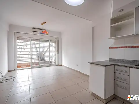 Venta departamento de 2 amb con balcón al frente. Apto crédito  Villa Devoto