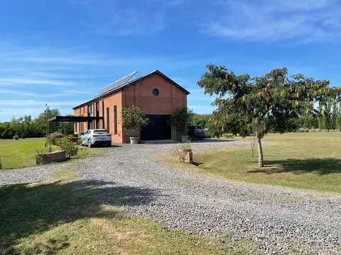 Casa 5 ambientes con 3 baños