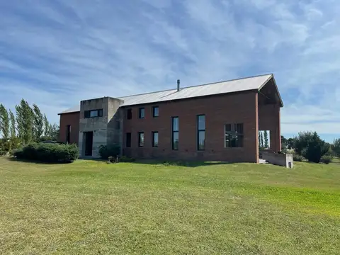 Espectacular Casa en Las Vizcachas