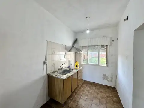 Casa 4 ambientes con 1 baño