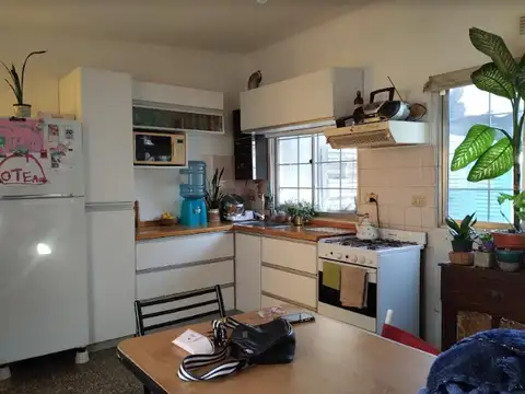 INVERSION - CASA INTERNA + DEPTO. 1 DORM. ZONA CENTRO - PARQUE