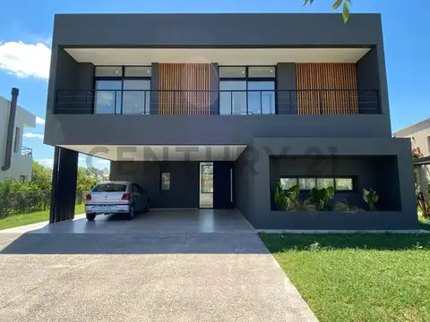 CASA EN HARAS SANTA MARIA