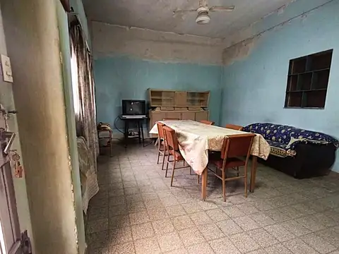 Casa 5 ambientes con 1 baño