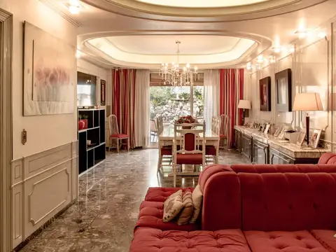 VENTA HERMOSA CASA EN VILLA DEVOTO CON PILETA