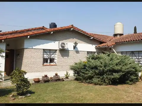 Casa quinta con amplio parque