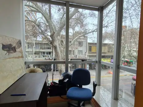 Oficina 2 ambientes con 1 baño