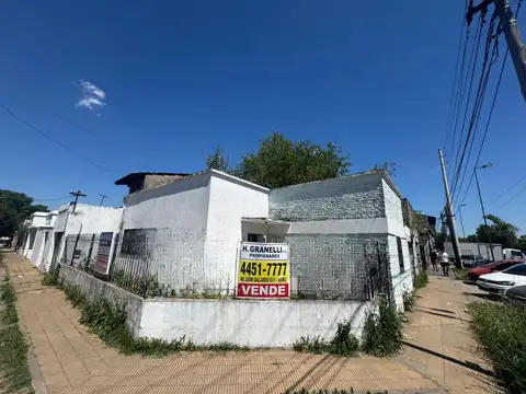 Av. Pres. Arturo U. Illia 2100