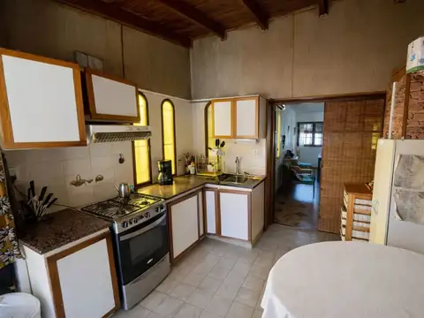 Casa 4 ambientes con 1 baño