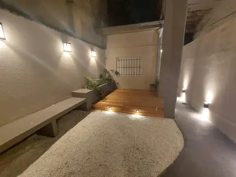 PH en PB al Fondo con jardin y patio en san martin Centro