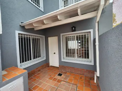 Depto Tipo Casa en Alquiler de 3 dormitorios