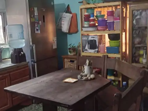 Casa 4 ambientes con 1 baño