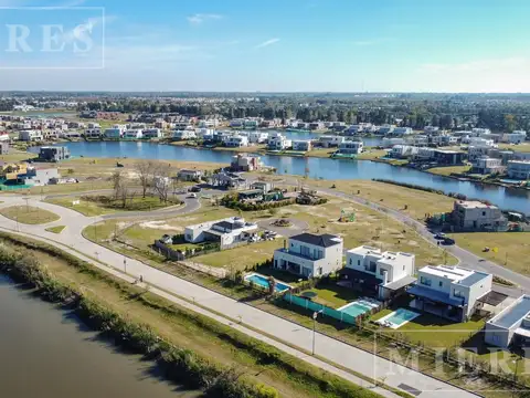 Lote en Venta en el Barrio Santa Ana - Villanueva.