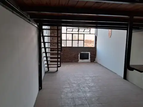 Juan Carlos y Finochietto Loft con entrepiso muy luminoso