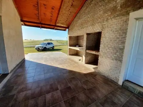 Barrio Los Algarrobos, casa de dos dormitorios vista al rio