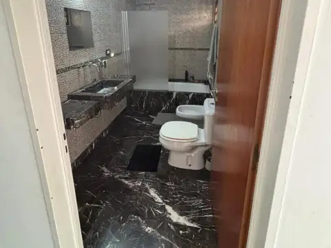 Casa 6 ambientes en venta - Mataderos