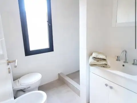Departamento en Alquiler en La Cañada - Los Arces, USD 800