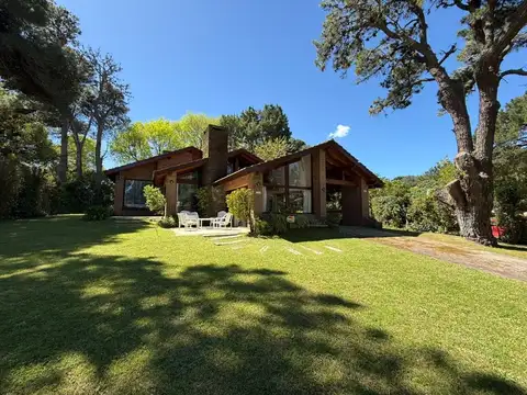 Casa 6 ambientes con 3 baños