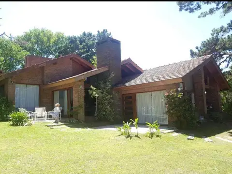Casa en Alquiler Temporal en Zona Golf, USD 4.200