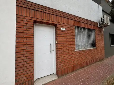 Venta: casa de cuatro dormitorios en la florida. apta crédito