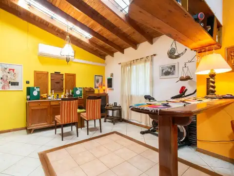 Casa en Venta en Jose Leon Suarez, USD 240.000