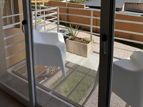 Depto Tipo Casa 4 ambientes con 2 baños
