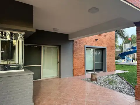Casa 5 ambientes con 3 baños