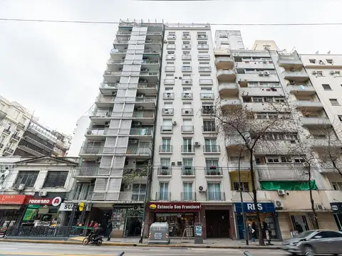 VENTA SEMIPISO 5 AMB C/DEP AV STA FE 2879 B°NORTE