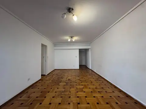 Lafuente 200, Piso 1