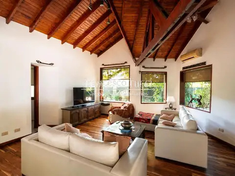 Casa en Venta en Paso del Rey, USD 250.000