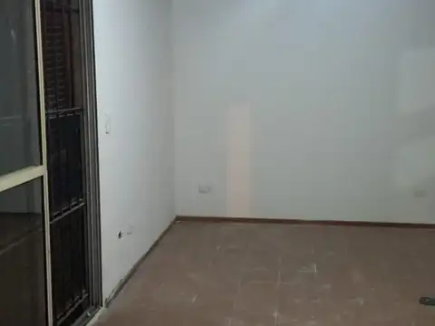 Casa en Alquiler en Villa Ballester, $ 600.000